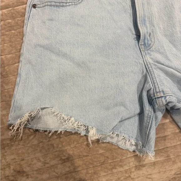 Abercrombie & Fitch Light Wash Jean Shorts - Picture 2 of 5